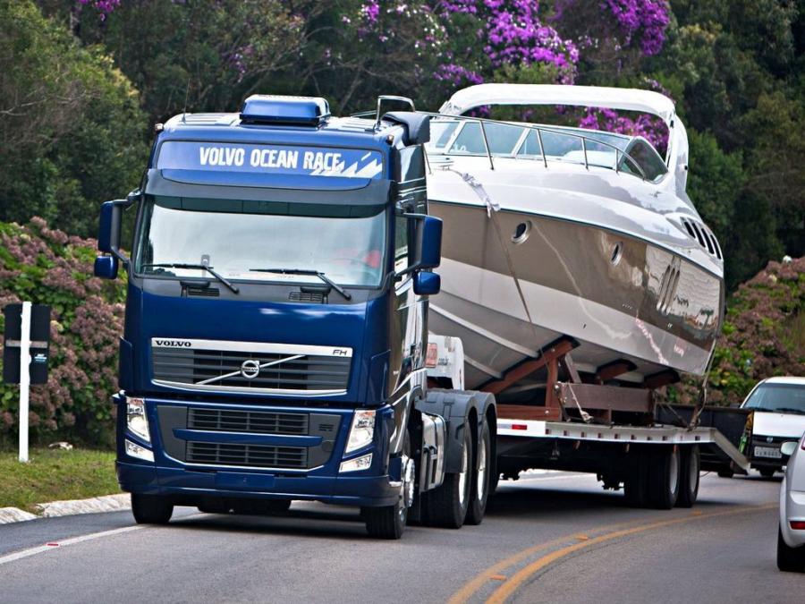  Volvo FH 540 6x4 Ocean Race 2012 года  (фото 1 из 7)
